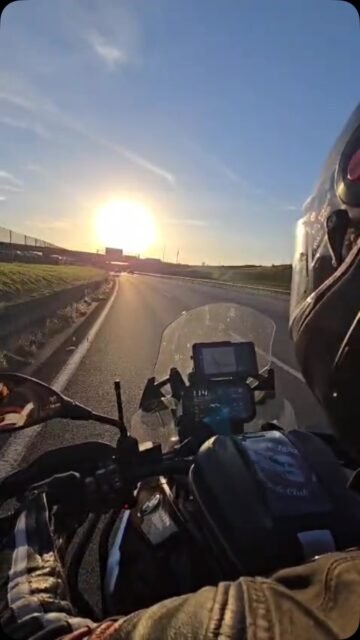 Nosso lugar é na estrada . . . 
“Nos vemos na estrada, sempre livre, sempre Lords”. 🎶🎶🎶
Lords Motorcycle Club.😀👍🏼👊🏼🏁. LORDS SUPPORT BR.🔝🏁 🇧🇷
 #senhoresdasestradas #lordsoftheroads #motociclistas #motorcycle #ridefree 

🏁🔥🌎 Our place is on the open road… Lords Motorcycle Club. 😀👍🏼👊🏼🏁